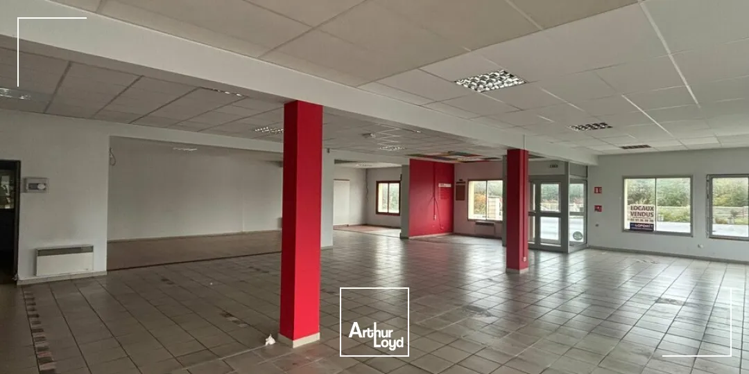 BÂTIMENT D'ACTIVITÉ À VENDRE  EMPLACEMENT STRATEGIQUE A FORT PASSAGE  2x2 VOIES LA ROCHE-SUR-YON / BOURNEZEAU (RD 948)