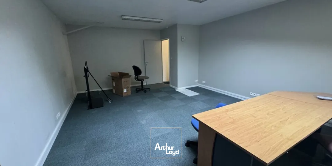 TOURS SUD JOUE - BUREAUX A LOUER 29 M² FACILITE DE STATIONNEMENT - PROXIMITE A10