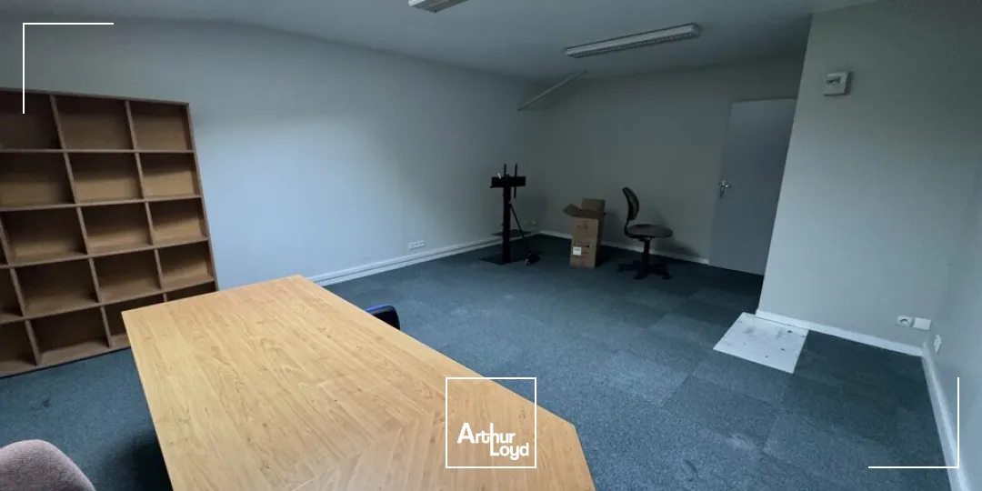 TOURS SUD JOUE - BUREAUX A LOUER 29 M² FACILITE DE STATIONNEMENT - PROXIMITE A10