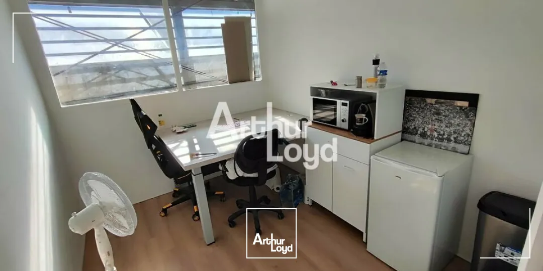 A LOUER Local d'activités / Dépôt