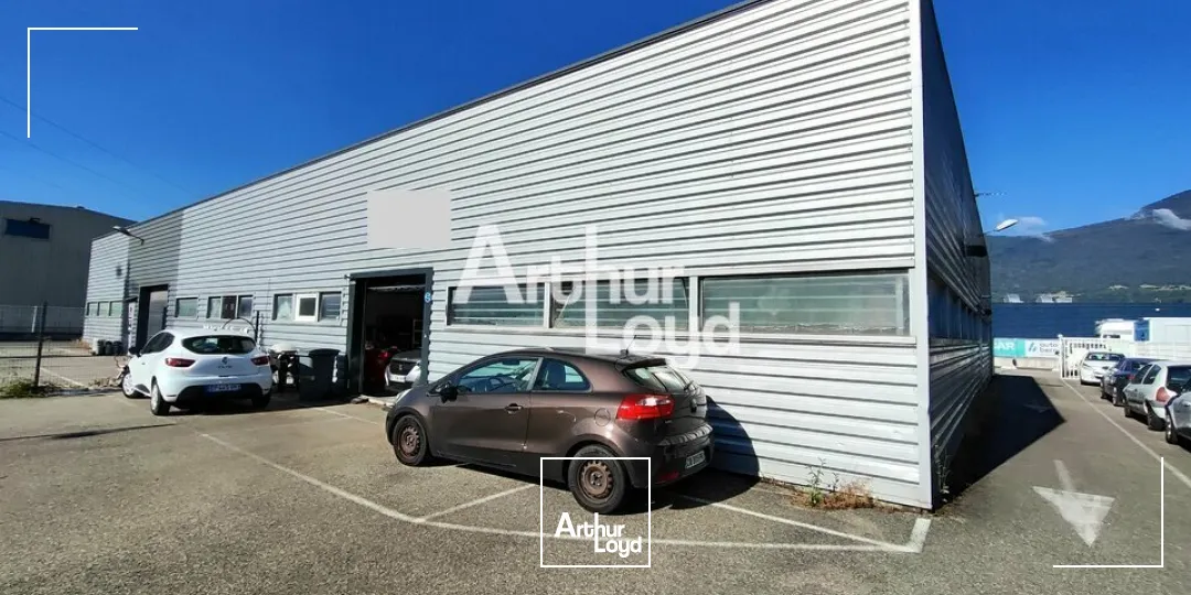 A LOUER Local d'activités / Dépôt