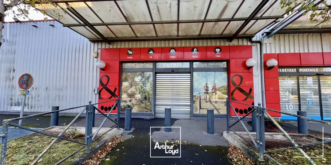 A LOUER LOCAUX COMMERCIAUX DE 330 M2 NOGENT-SUR-OISE