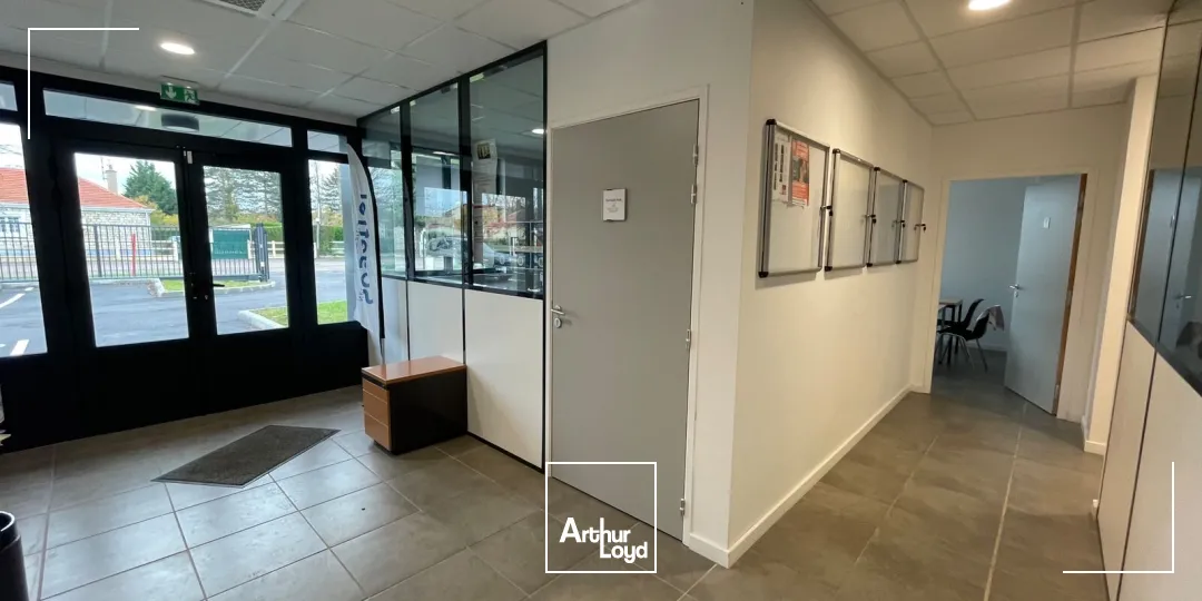 A Louer - Local d'activité d'environ 710 m2 