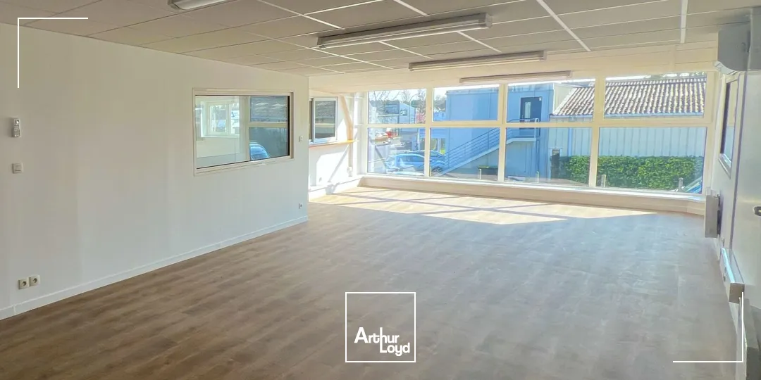 Local d'activités rénové de 1 519m2 à Saint Jean de Braye dans la ZAC Archimède, à louer