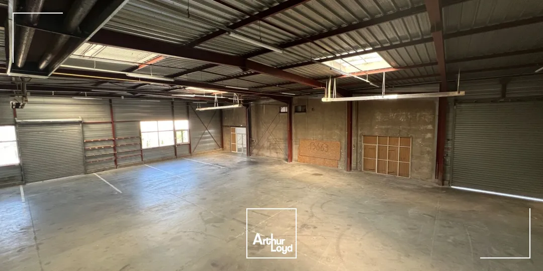 Local d'activités rénové de 1 519m2 à Saint Jean de Braye dans la ZAC Archimède, à louer