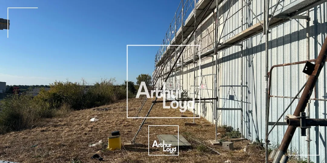 Entrepôt logistique et bureaux à louer dans la zone d'activité économique du CAPISCOL à Béziers
