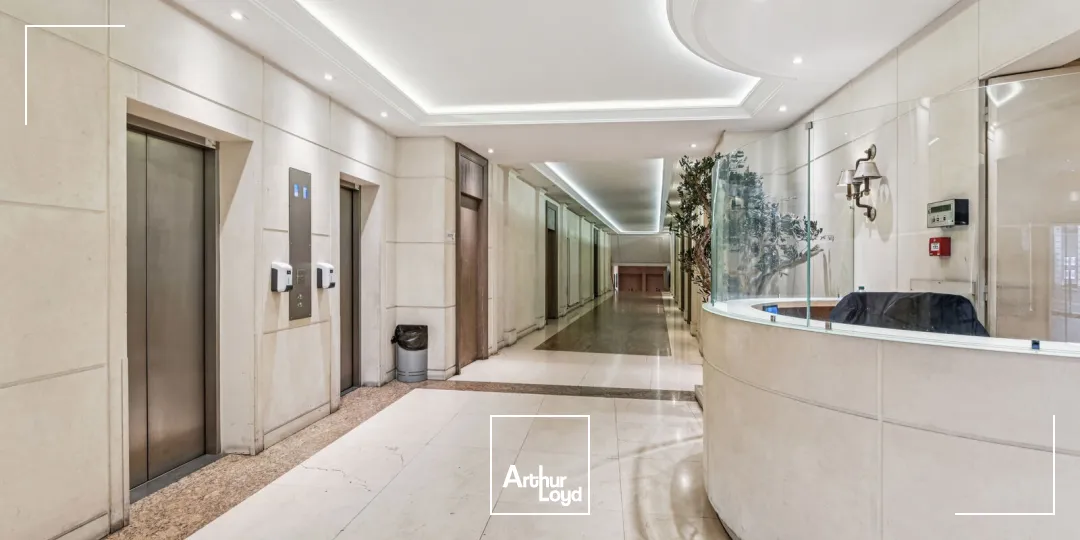 Bureaux à vendre Paris 8 é étage élevé avec vues exceptionnelles - QCA