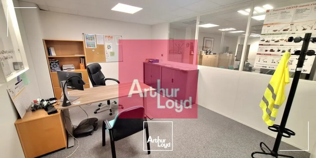 CLERMONT-FERRAND ZI BREZET A LOUER BUREAUX 220 M² 