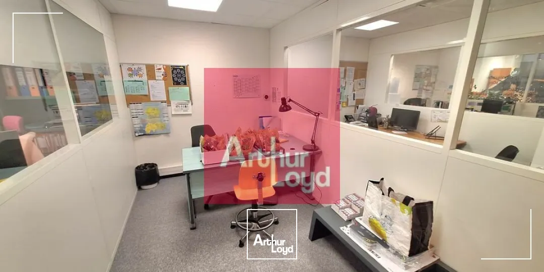 CLERMONT-FERRAND ZI BREZET A LOUER BUREAUX 220 M² 