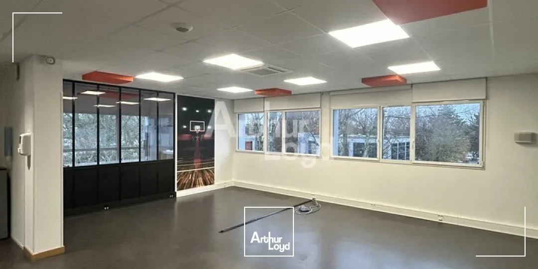 SAINT GREGOIRE - BUREAUX A LOUER - 278 M²