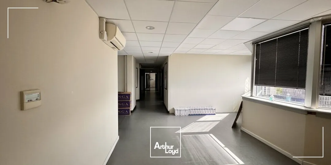 TOURS CENTRE - QUARTIER GARE - A LOUER BUREAUX DE 537 M² AU 7EME ETAGE - 10 PARKINGS