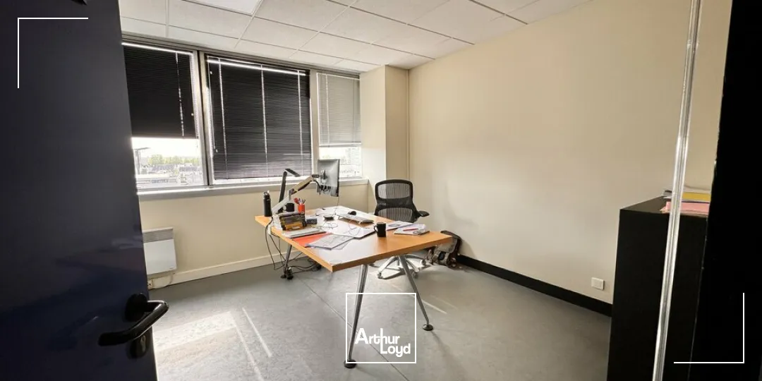 TOURS CENTRE - QUARTIER GARE - A LOUER BUREAUX DE 537 M² AU 7EME ETAGE - 10 PARKINGS