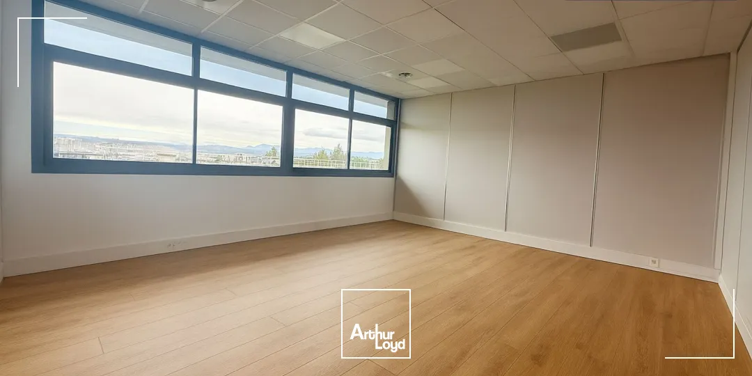 BUREAUX A LOUER AIX LA DURANNE PROCHE DES AXES AUTOROUTIERS