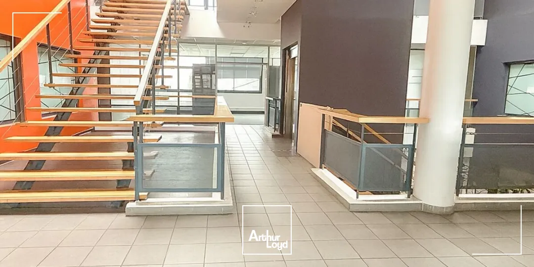 BUREAUX A LOUER AIX LA DURANNE PROCHE DES AXES AUTOROUTIERS