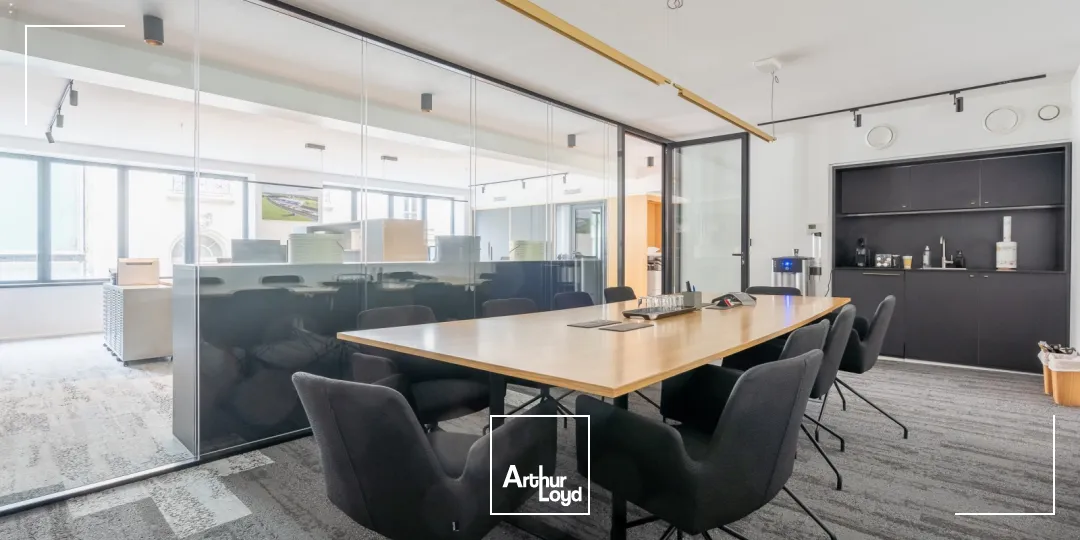 Bureaux à vendre à PARIS 75008