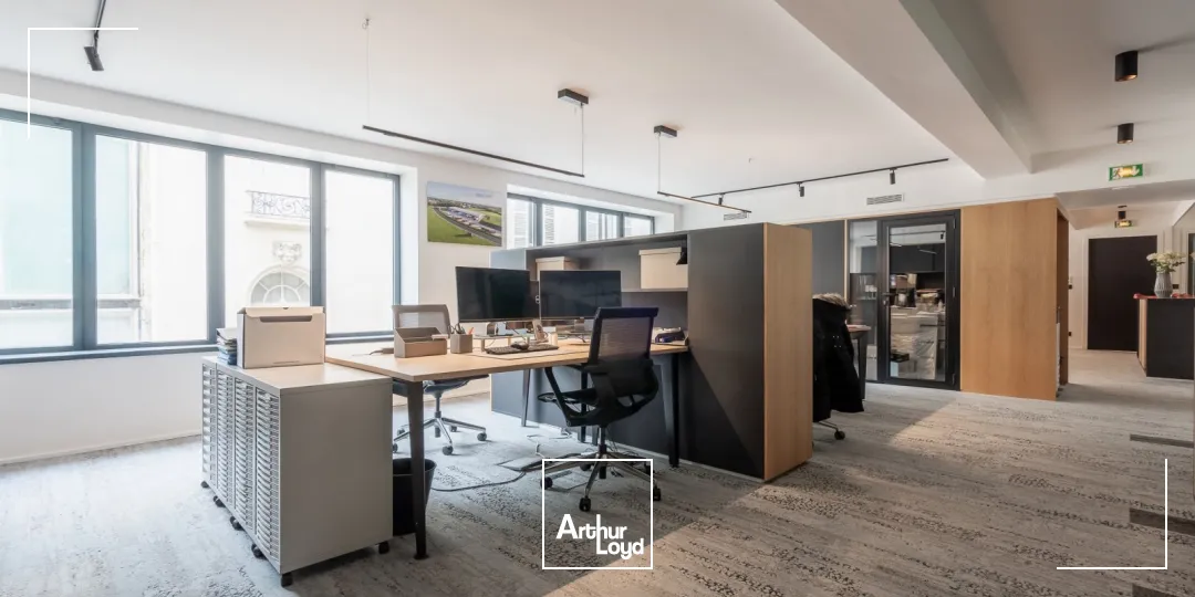 Bureaux à louer à PARIS 75008
