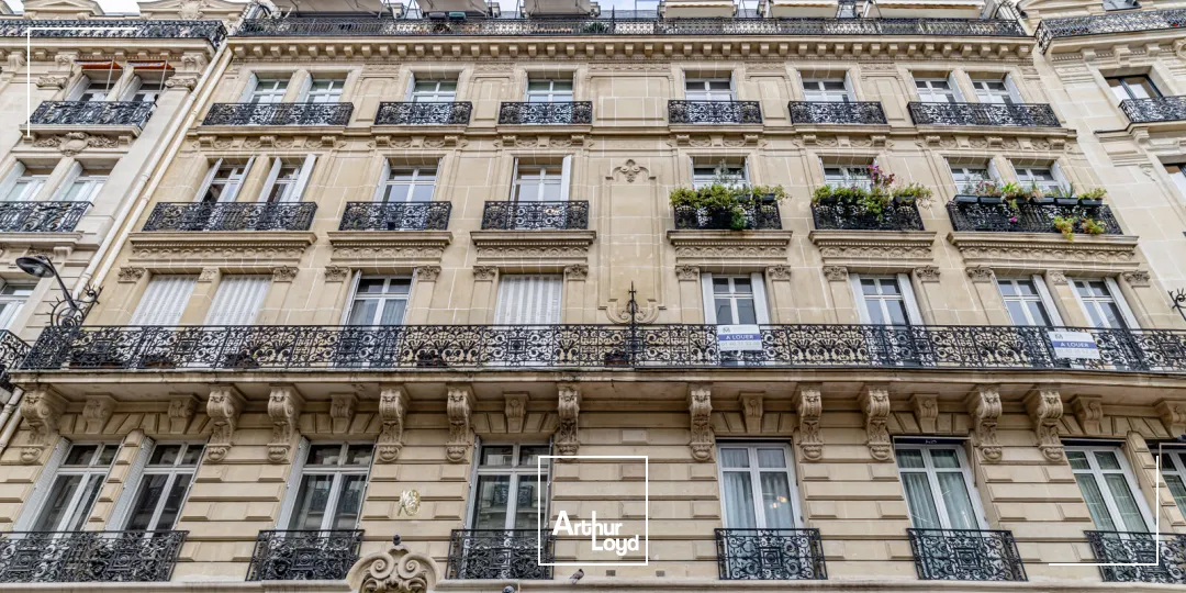 Bureaux à louer à PARIS 75008