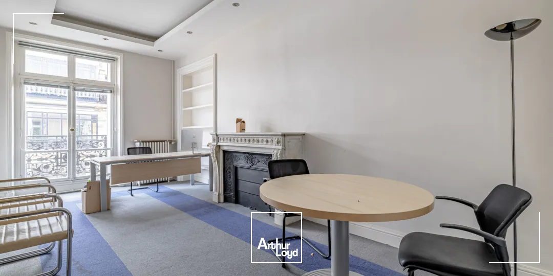 Bureaux à louer à PARIS 75008