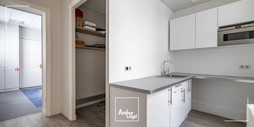 Bureaux à louer à PARIS 75008