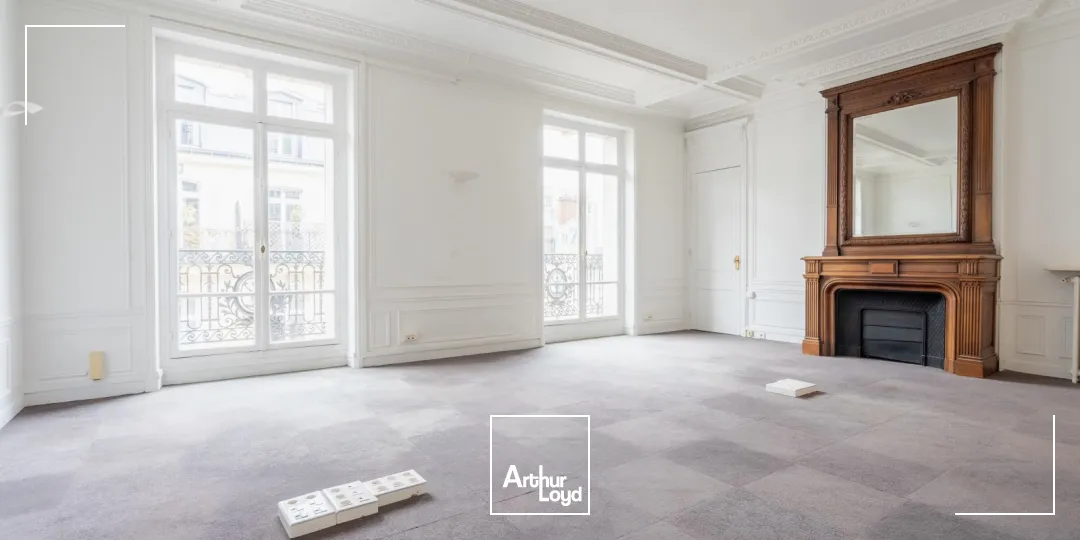 Bureaux à louer à PARIS 75008