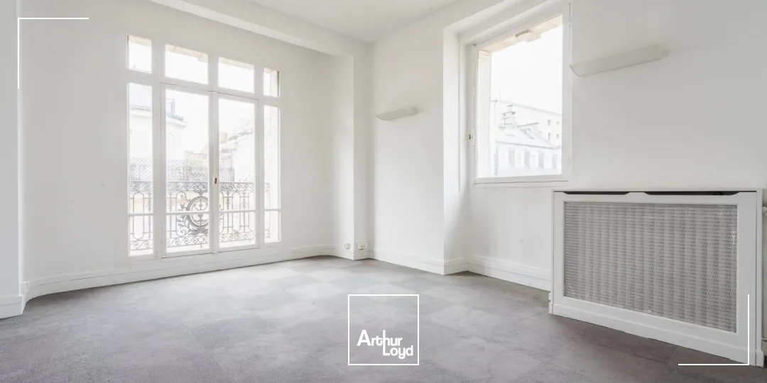Bureaux à louer à PARIS 75008