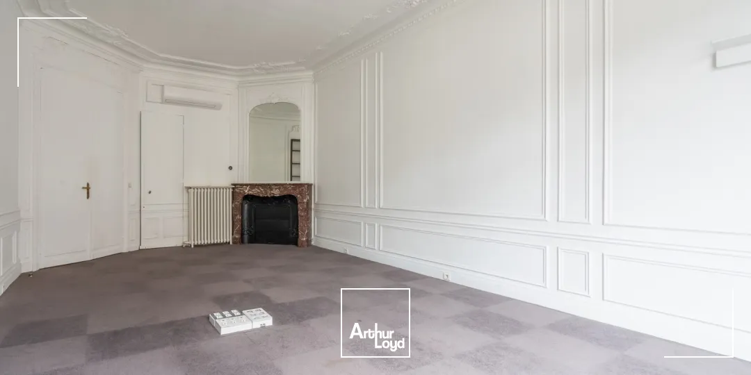 Bureaux à louer à PARIS 75008