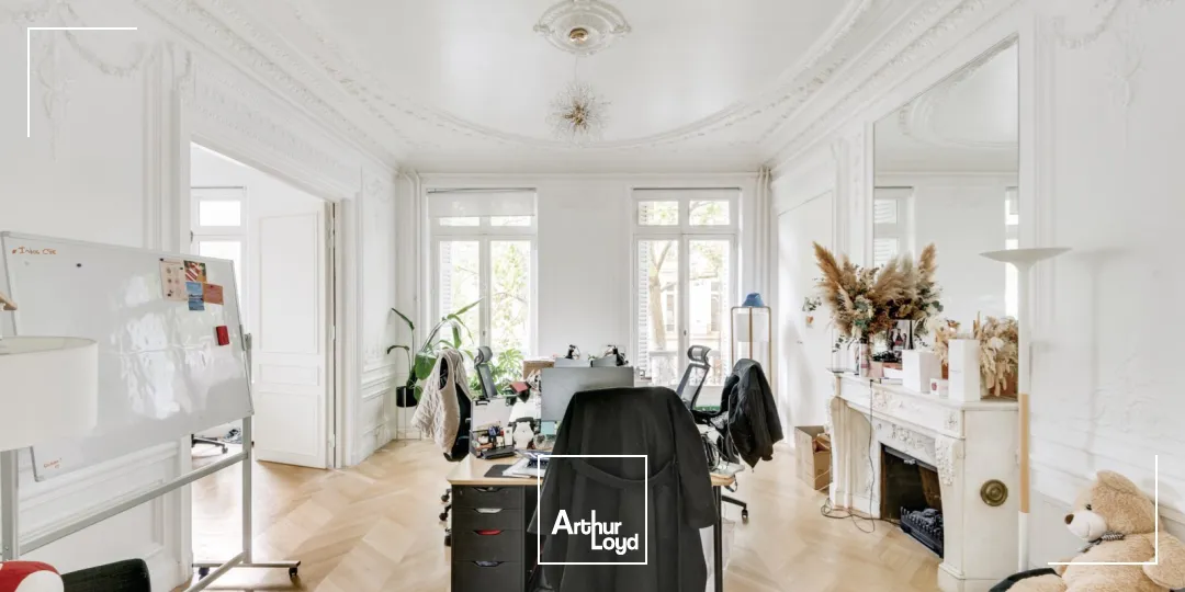 Bureaux à louer à PARIS 75008