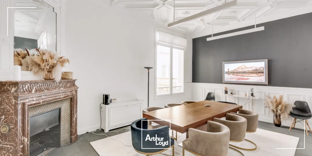 Bureaux à louer à PARIS 75008