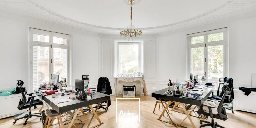 Bureaux à louer à PARIS 75008