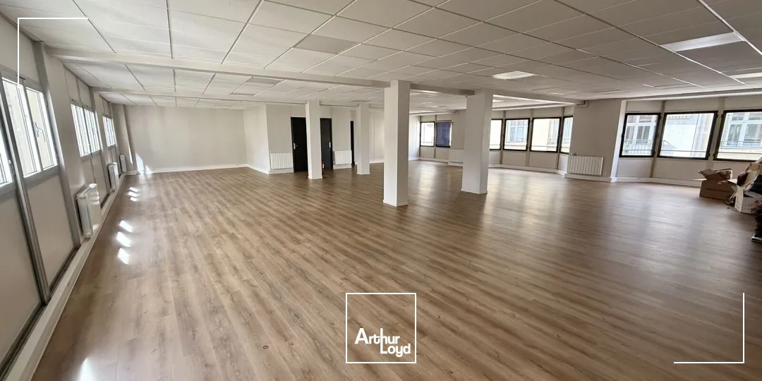 Bureaux à louer Lille Centre - Vue Quai de Wault - Plateaux de 200 à 300 m² haut standing et modulables