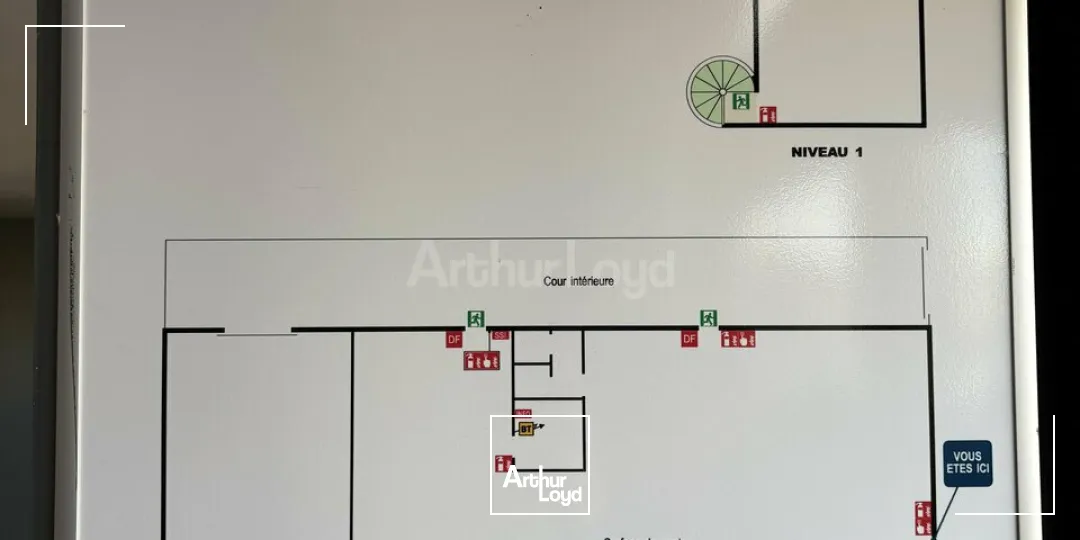 LOCAL COMMERCIAL à VENDRE de 715 m²