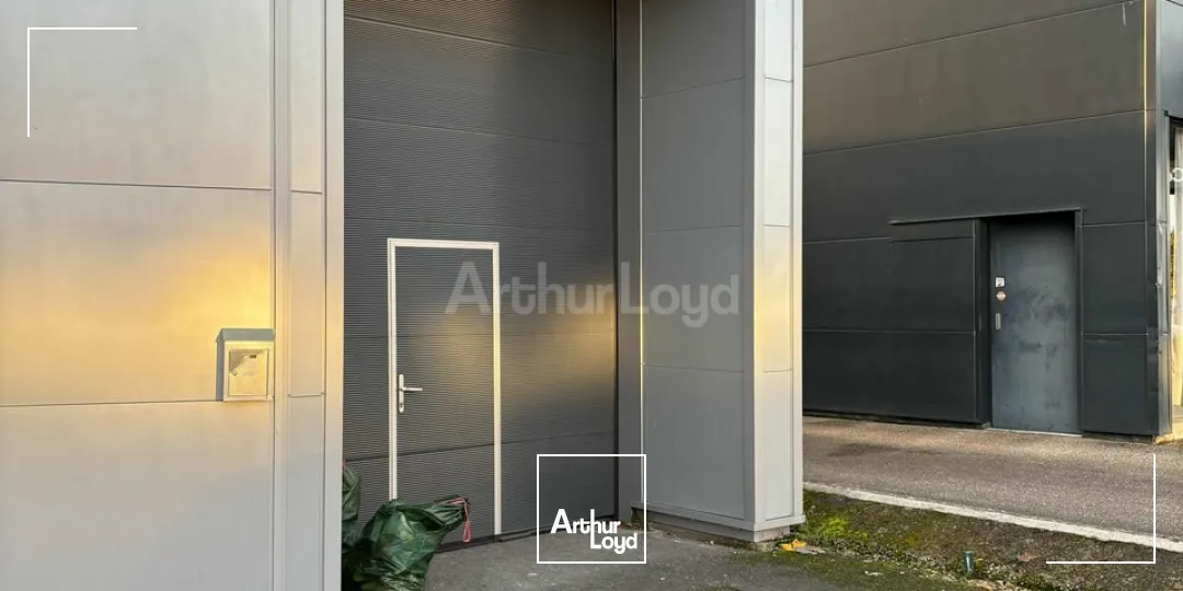 LOCAL COMMERCIAL à VENDRE de 715 m²