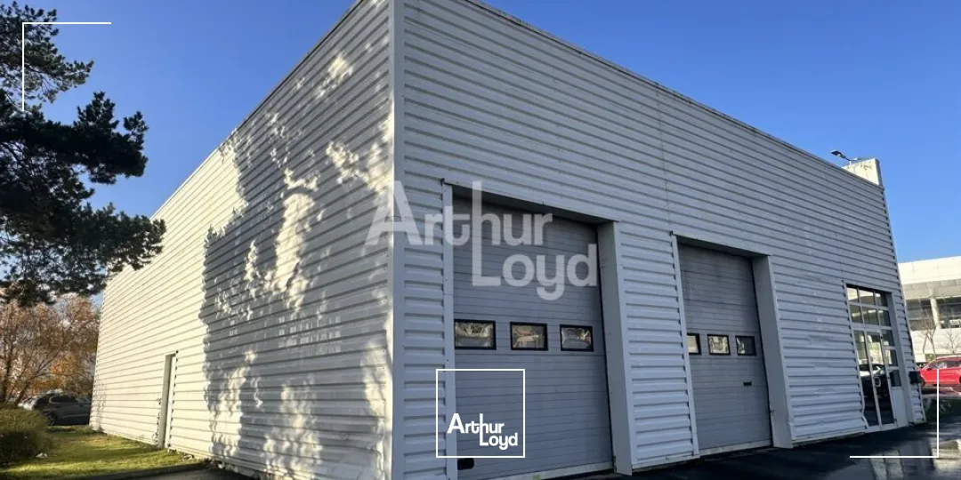 SAINT GREGOIRE - LOCAL D'ACTIVITE DE 300m² - A LOUER 