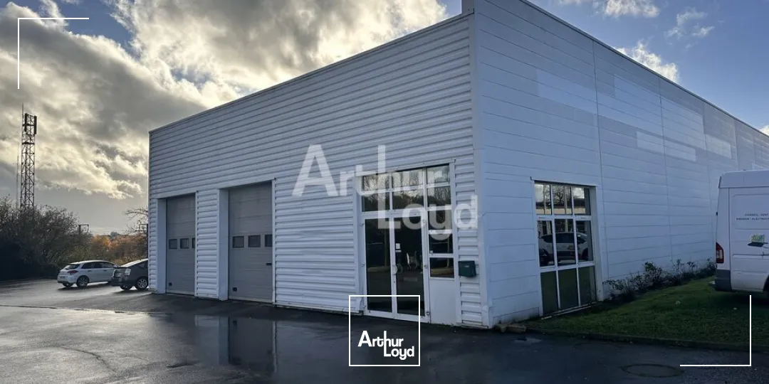 SAINT GREGOIRE - LOCAL D'ACTIVITE DE 300m² - A LOUER 