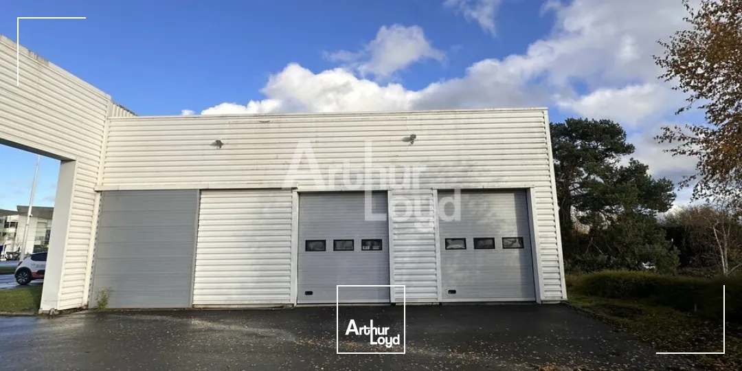 SAINT GREGOIRE - LOCAL D'ACTIVITE DE 300m² - A LOUER 