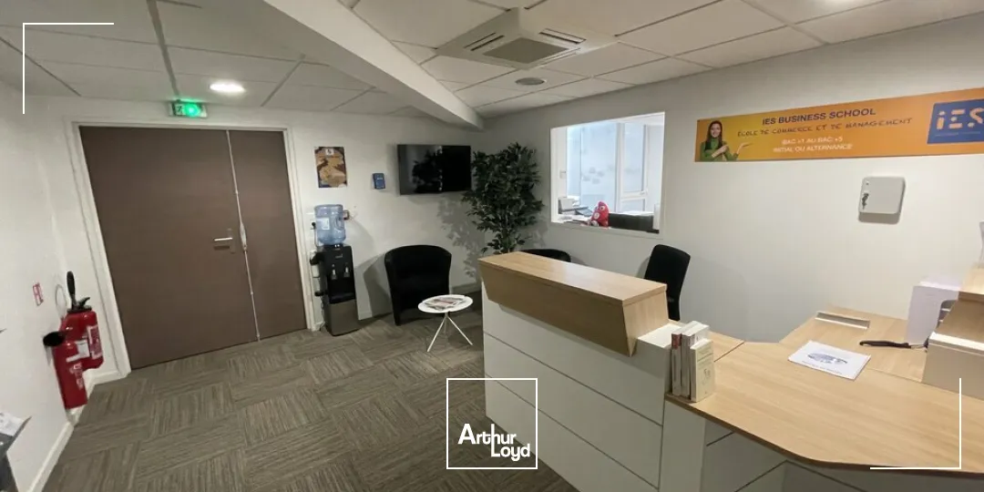 A LOUER POITIERS PROCHE DES CORDELIERS BUREAUX 468m² 