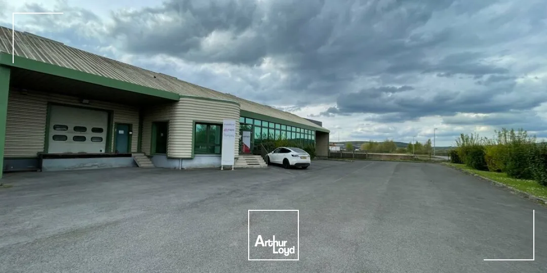 OPPORTUNITE RARE! Local d'activité sur la Zone d'Activité frontalière avec le Belgique - secteur Givet (08) 