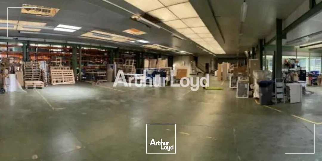 OPPORTUNITE RARE! Local d'activité sur la Zone d'Activité frontalière avec le Belgique - secteur Givet (08) 