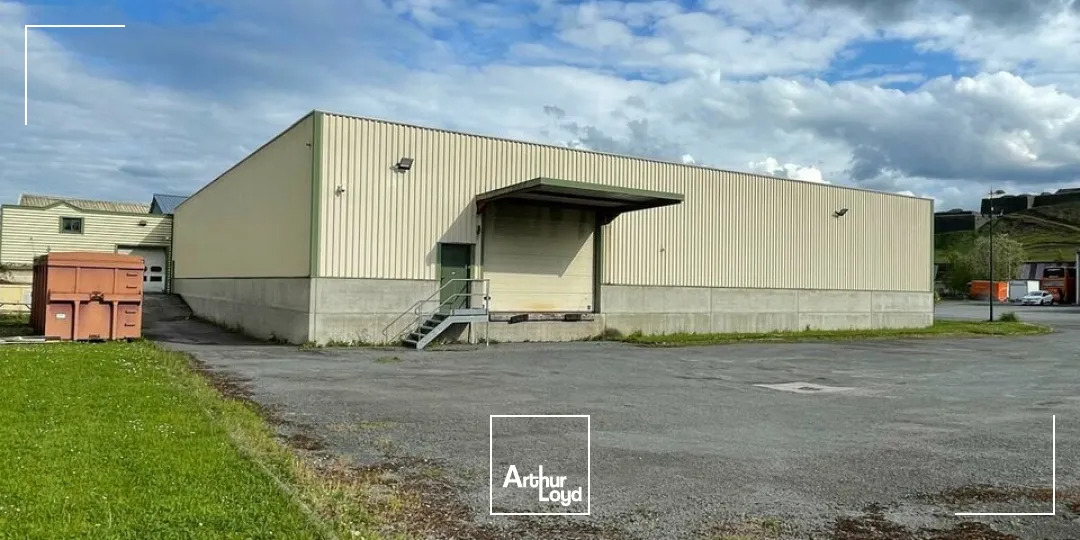 OPPORTUNITE RARE! Local d'activité sur la Zone d'Activité frontalière avec le Belgique - secteur Givet (08) 