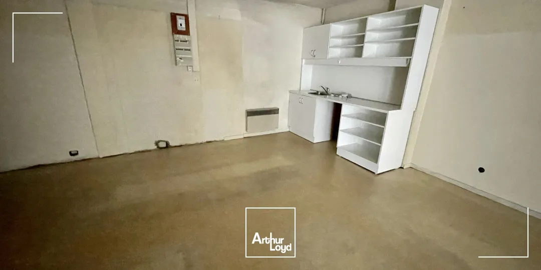 Locaux commerciaux à louer à PETIT COURONNE 76650