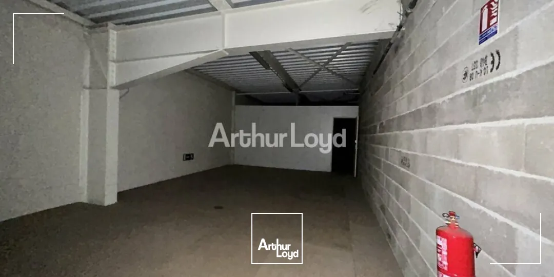 LOCAL COMMERCIAL à LOUER de 1270.95 m²