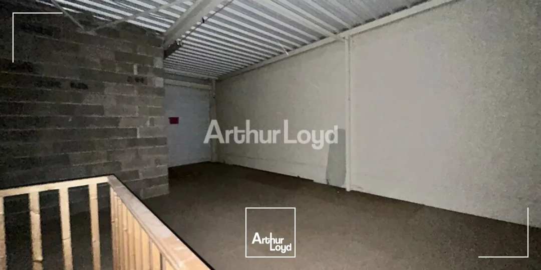 LOCAL COMMERCIAL à LOUER de 1270.95 m²