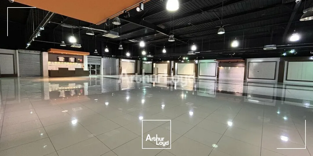 LOCAL COMMERCIAL à LOUER de 1270.95 m²