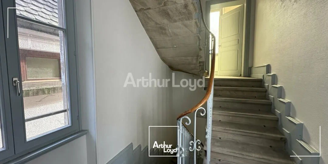 LOCAL D'ACTIVITE - ENTREPOT à VENDRE de 189 m²