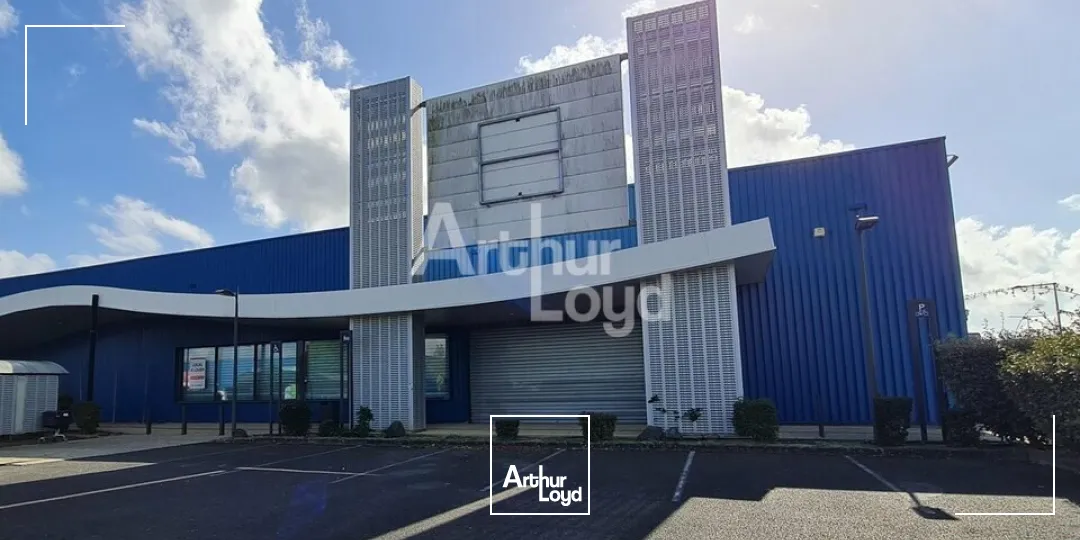 CHATEAUROUX / ST MAUR CAP SUD - A LOUER - LOCAL COMMERCIAL de 1 300 m² 