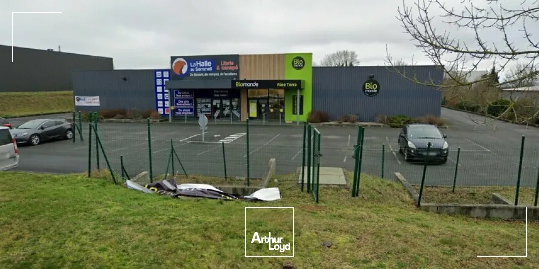 LOCAL COMMERCIAL A LOUER DE 800m² A AZAY LE BRULE