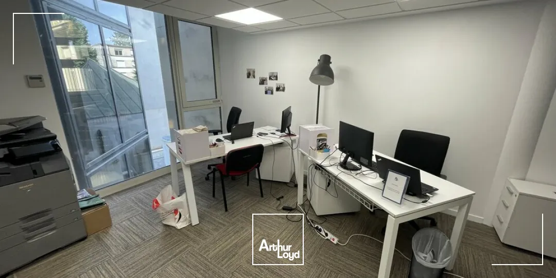 A LOUER POITIERS PROCHE DES CORDELIERS BUREAUX 434.95m² 