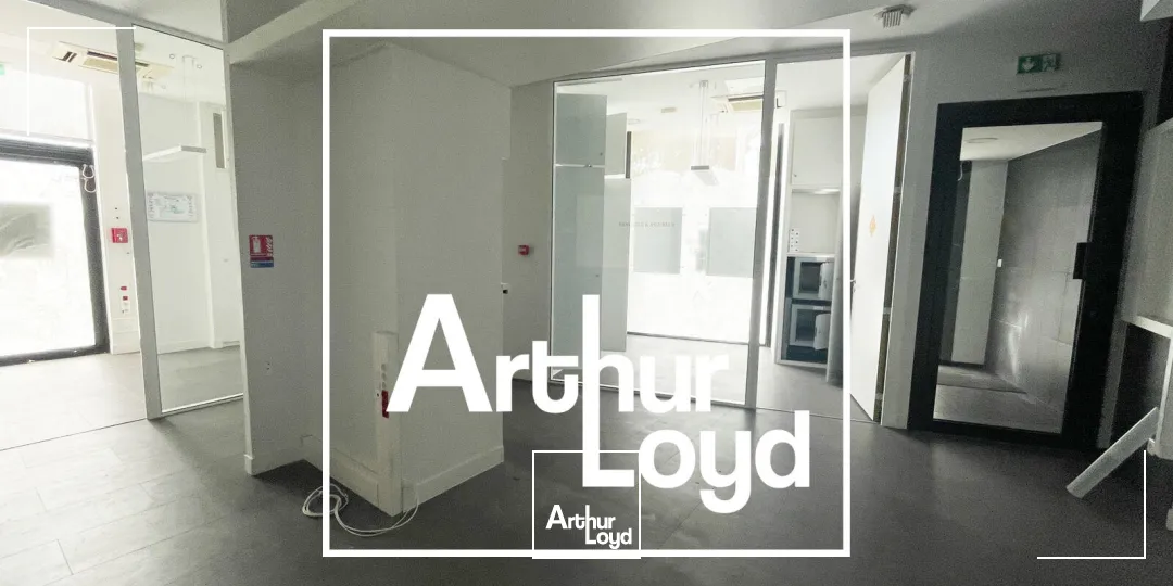 BUREAUX A LOUER - MONTPELLIER POMPIGNANE - PARKINGS PROCHE TRAMWAY