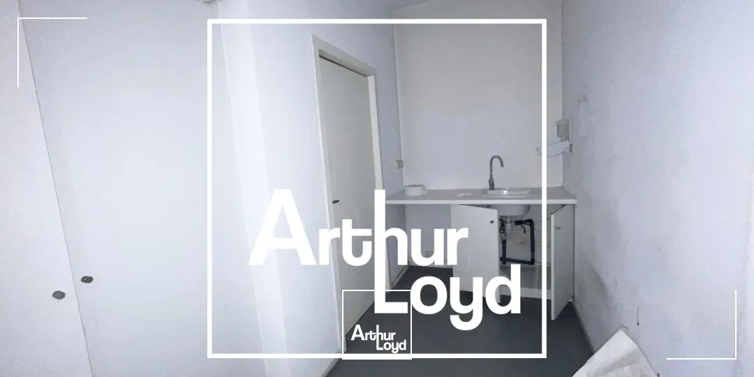 BUREAUX A LOUER - MONTPELLIER POMPIGNANE - PARKINGS PROCHE TRAMWAY