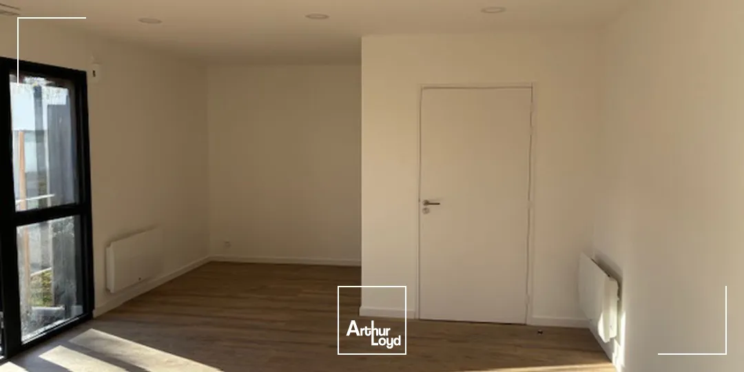 LOCAL ACTIVITE 284 m2 TOUT NEUF-GUERANDE